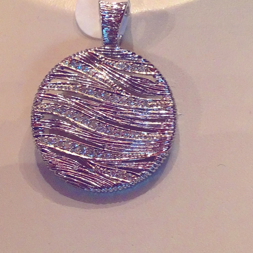 New Sterling Silver pendant. No chain - Picture 3 of 3
